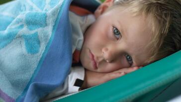 Epatite acuta nei bambini: le possibili cause