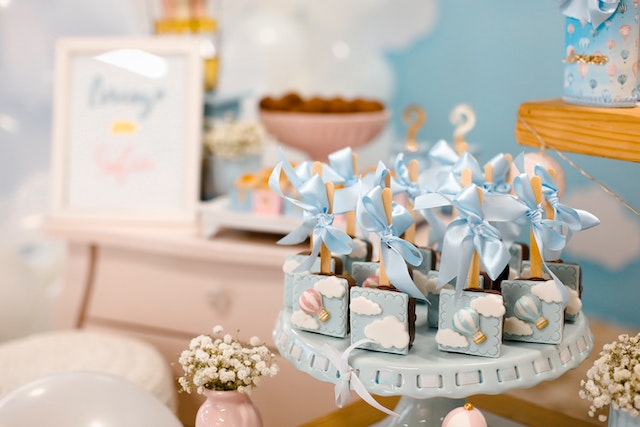 Come organizzare un gender reveal party memorabile