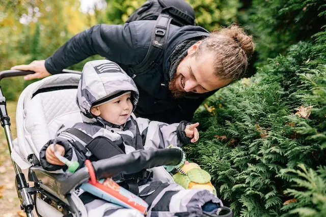 Trekking con mamma e papà: i migliori passeggini
