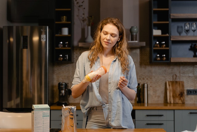 Biberon in vetro o in plastica: quale scegliere?