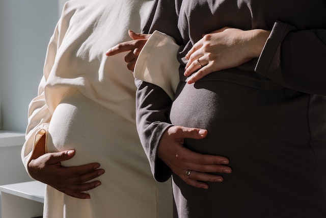 Abbigliamento in gravidanza: come sostituire gli abiti premaman