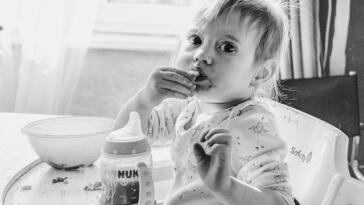 I migliori accessori per la pappa del neonato