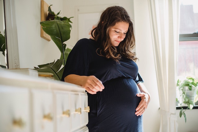 Idee regalo futura mamma: guida al regalo perfetto