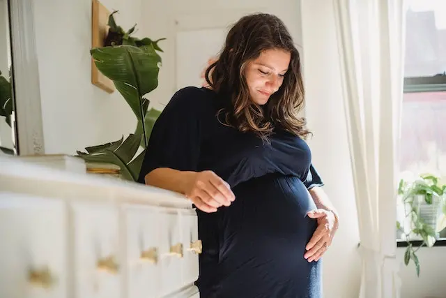 Idee regalo futura mamma: guida al regalo perfetto
