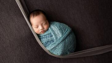 Fascia portabebé: quando e come usarla